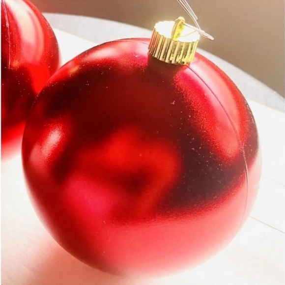 LARGE VINTAGE OVAL RED CHRISTMAS TREE ORNAMENTS & HOME DECOR (COMES AS A PAIR) - Picture 4 of 4